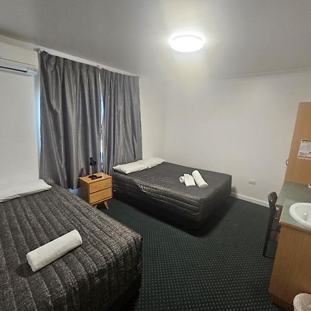 O'Shea'S Royal Hotel 군두윈디 외부 사진